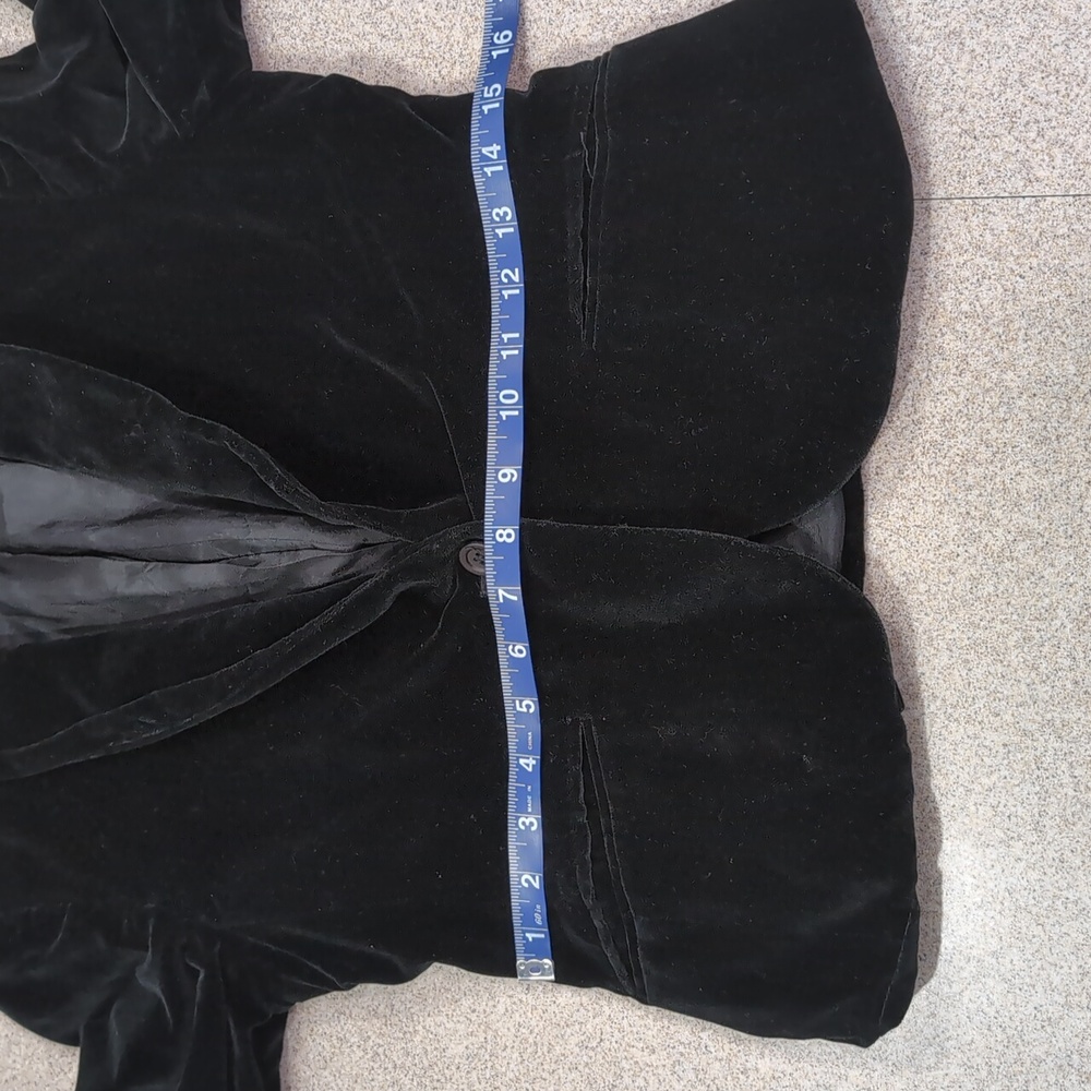 John Meyer Black Velvet Blazer Jacket, cropped, fully lined, women's size 6 - Picture 7 of 12